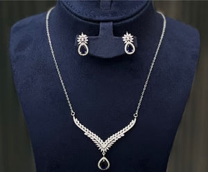 Aurora Leaf Diamond Necklace Set